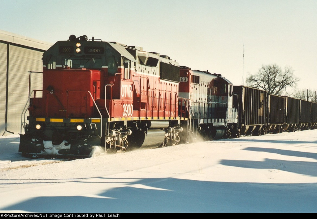 Empty coal train continues west